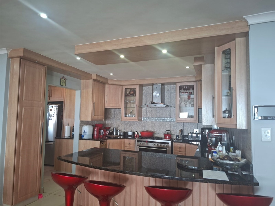 6 Bedroom Property for Sale in Da Nova Western Cape